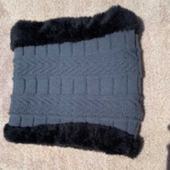 NWOT SONG TING WINTER CAP AND NECK WARMER - Picture 3 of 5